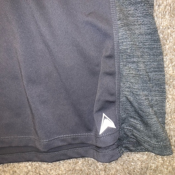 Arctic Cool Dark & Light Gray Shirt size 2X - Picture 4 of 5